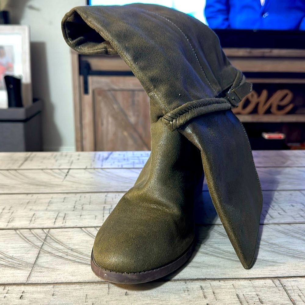♥️Knee High Jezebel Boots